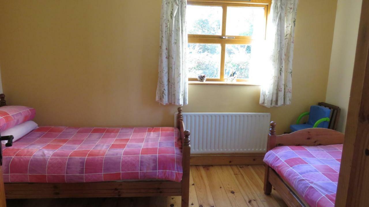 Heatherhill Farm Cottage In Letterfrack Beside Connemara National Park 외부 사진