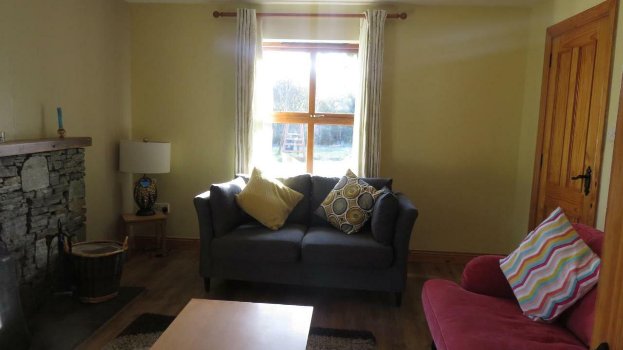 Heatherhill Farm Cottage In Letterfrack Beside Connemara National Park 외부 사진